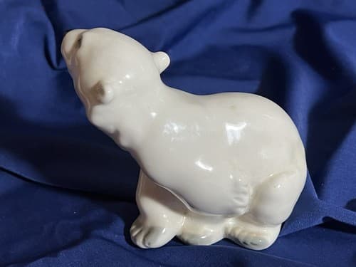 Polar Bear Cub Figurine White Gloss Arctic Animal Lomonosov USSR Porcelain - Thumbnail 2