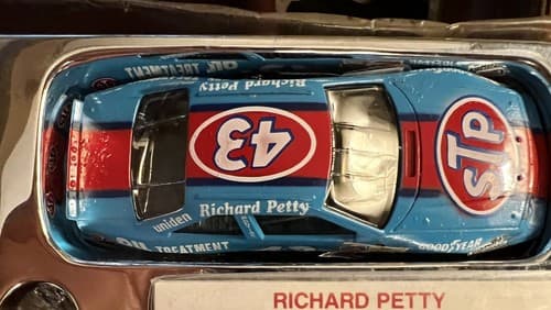 Racing Champions Richard Petty Limited Edition Collectors Set NASCAR Open Box - Thumbnail 5