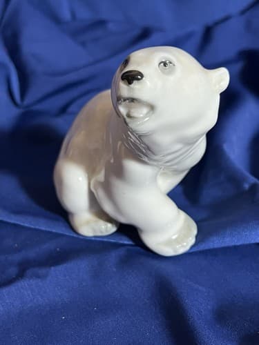 Polar Bear Cub Figurine White Gloss Arctic Animal Lomonosov USSR Porcelain - Thumbnail 6