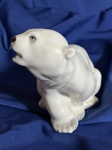 Polar Bear Cub Figurine White Gloss Arctic Animal Lomonosov USSR Porcelain - Thumbnail 3