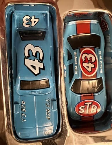 Racing Champions Richard Petty Limited Edition Collectors Set NASCAR Open Box - Thumbnail 8