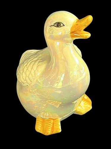 Vintage Kitsch Iridescent White Ceramic Duck Bank Made In Taiwan - Thumbnail 3