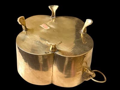 Elegant Vintage Solid Brass Jardiniere – Rams Head Handles & Lion’s Paw Feet - Thumbnail 6