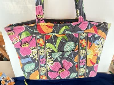 Vera Bradley Jazzy Blooms Retired Pattern Medium Shoulder Bag EUC