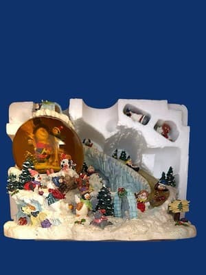 Grandeur Noel Collector Edition Musical Animated Waterglobe Santa Workshop - Thumbnail 8