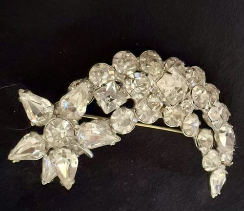 Beautiful Rhinestone Shooting Star Pin/Brooch