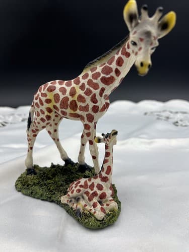 Giraffe with Baby 7” Figurine Room Decor