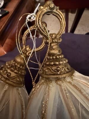 Pair of Victorian-Style Mesh Finial Ornaments – Gold & Ivory – 7” Set of 2 - Thumbnail 5
