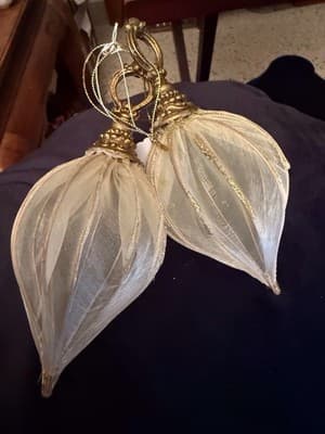 Pair of Victorian-Style Mesh Finial Ornaments – Gold & Ivory – 7” Set of 2