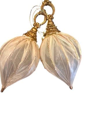 Pair of Victorian-Style Mesh Finial Ornaments – Gold & Ivory – 7” Set of 2 - Thumbnail 9