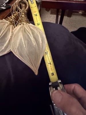 Pair of Victorian-Style Mesh Finial Ornaments – Gold & Ivory – 7” Set of 2 - Thumbnail 6