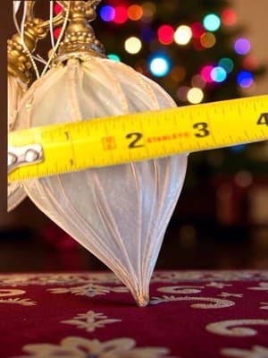 Pair of Victorian-Style Mesh Finial Ornaments – Gold & Ivory – 7” Set of 2 - Thumbnail 15