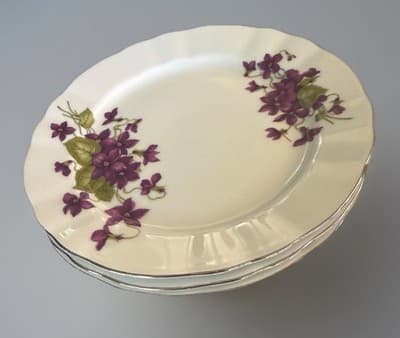 Winterling Bavaria Violet Floral 8" Scalloped Plates Set of 3 - Thumbnail 2