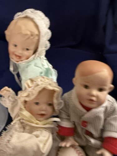 Ashton-Drake Yolanda Bello Porcelain Dolls (Lot of 4) - Thumbnail 3