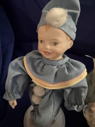 Ashton-Drake Yolanda Bello Porcelain Dolls (Lot of 4) - Thumbnail 5
