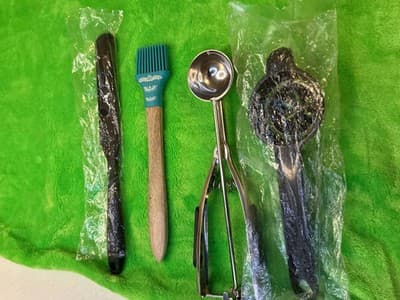 4 Pc Baking Kitchen Tool Set: Scoop, Brush, Spoon & Skimmer - Thumbnail 3