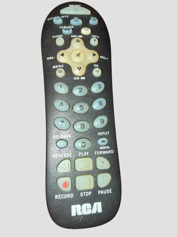RCA RCR312WR 3-Device Universal Remote Control for TV/SAT/DVD/VCR