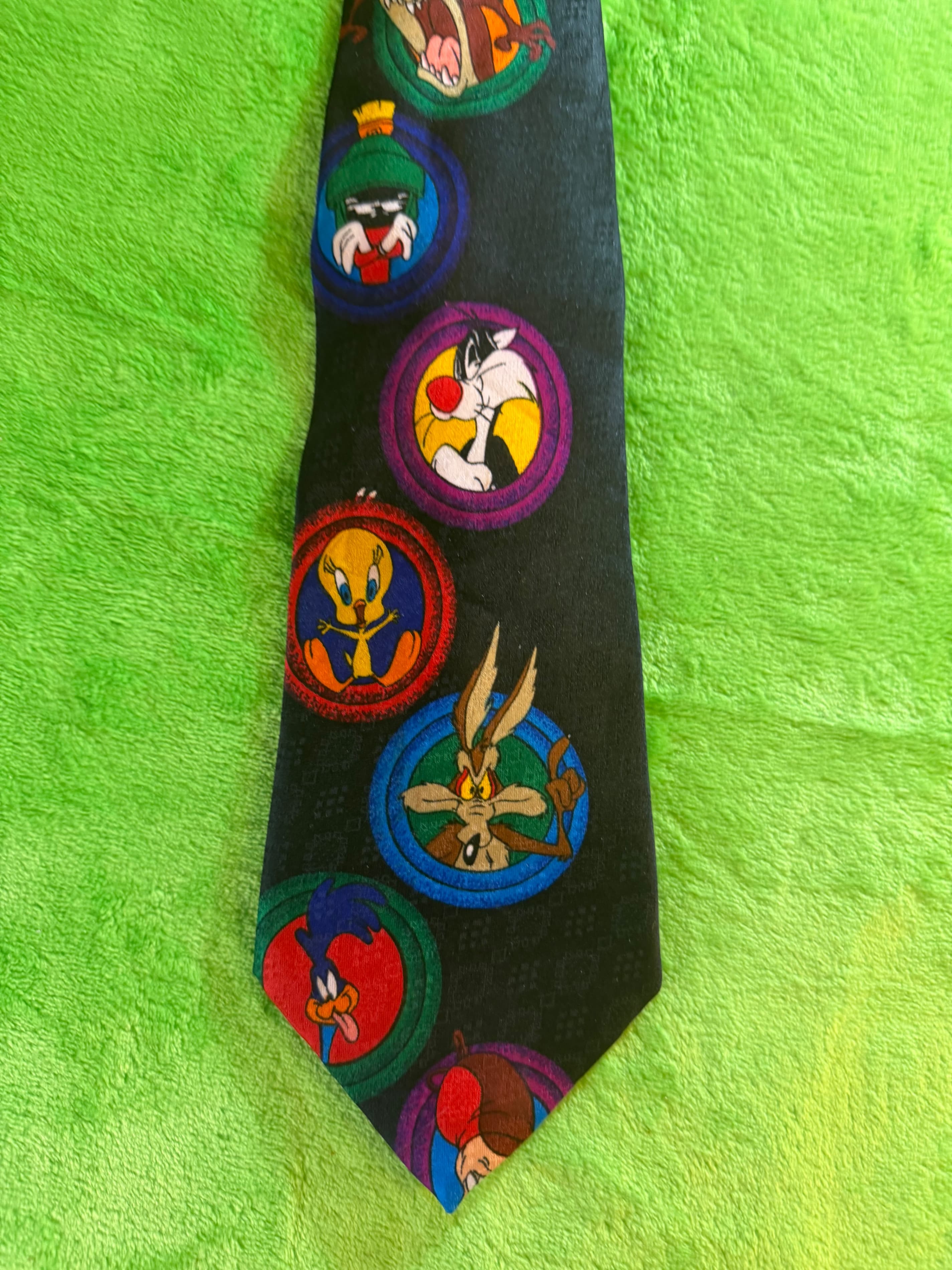 Vtg 1993 Looney Tunes Mania Full Cast Novelty Necktie Warner Bros - Thumbnail 2