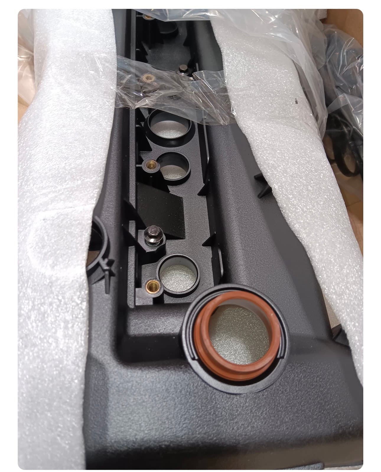 HICHANGE Engine Valve Cover with Gasket Fits Escape Fusion MKZ Mariner Milan 2.5L 2009-2012, Replaces 9E5Z6582G - Thumbnail 3