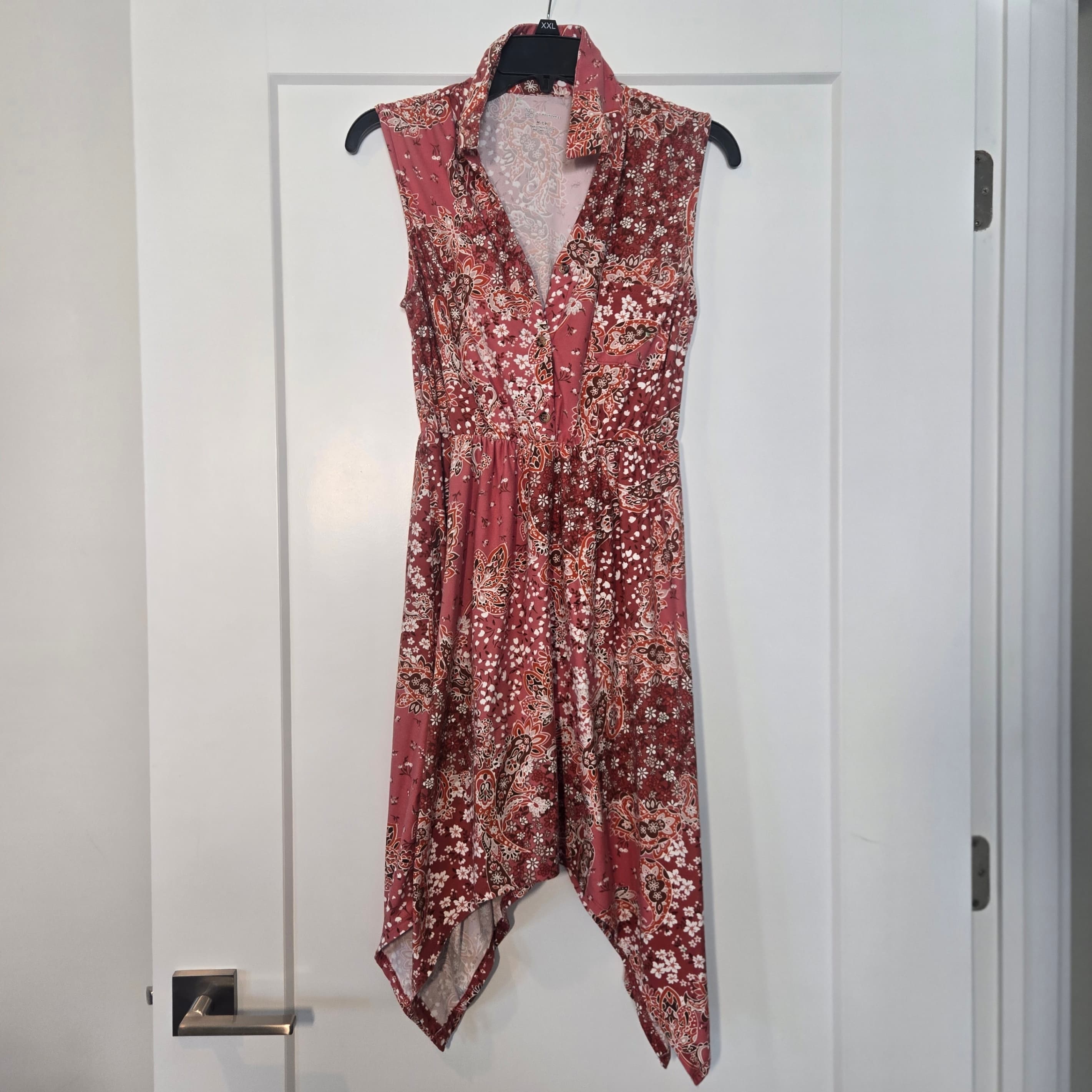 Boho Floral Sleeveless Dress with Handkerchief Hem Size Medium - Thumbnail 3