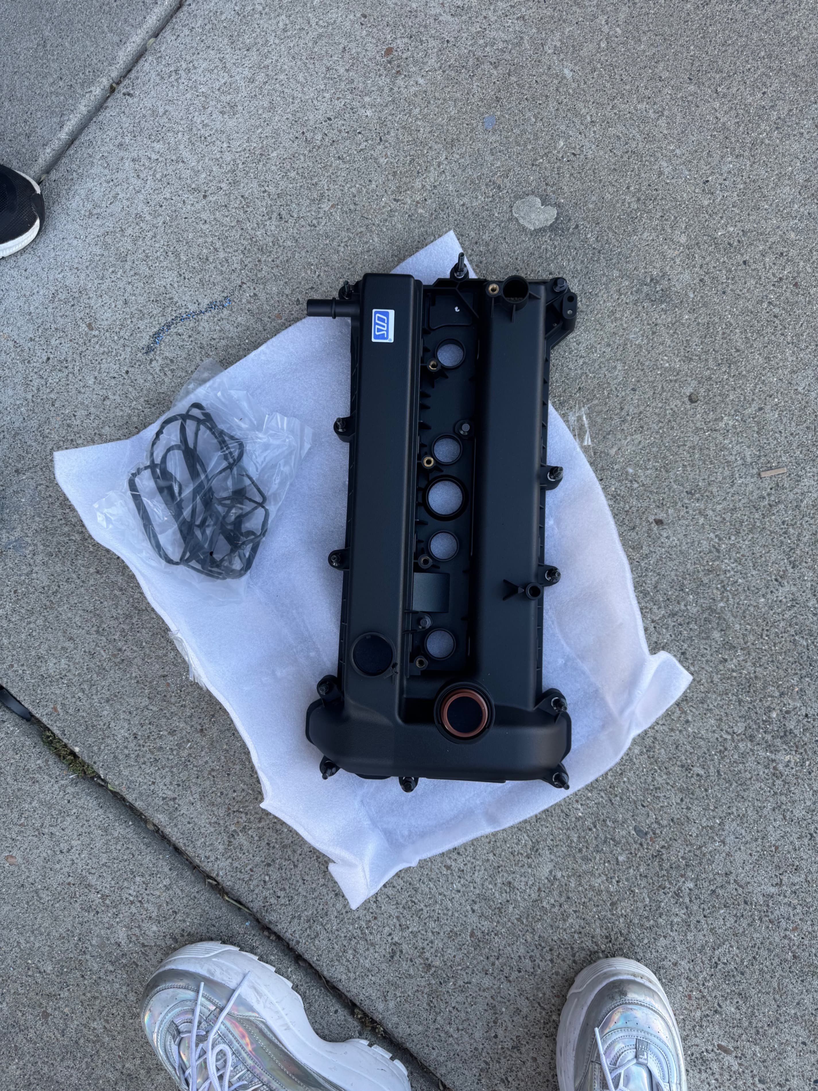 HICHANGE Engine Valve Cover with Gasket Fits Escape Fusion MKZ Mariner Milan 2.5L 2009-2012, Replaces 9E5Z6582G - Thumbnail 5