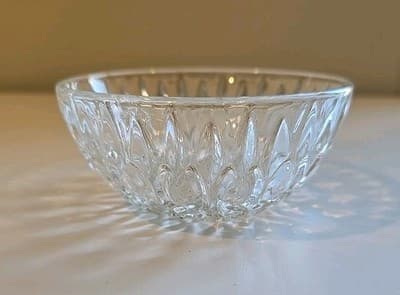 Vintage Indonesian Pressed Glass Bowl Dish 4.5" - Thumbnail 3