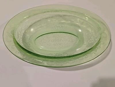 Florentine Poppy Oval Vegetable Bowl Green Vaseline Uranium Glass