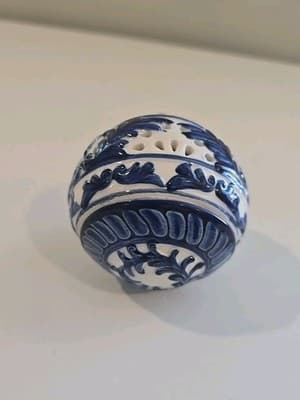 Porcelain Blue & White Floral Reticulated Jar Candle Holder Lid Potpourri 3.5" - Thumbnail 3