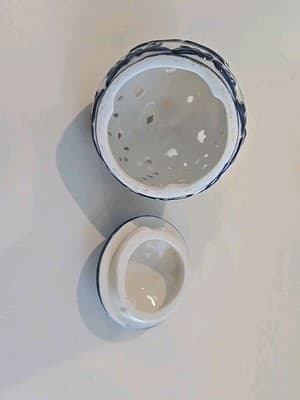 Porcelain Blue & White Floral Reticulated Jar Candle Holder Lid Potpourri 3.5" - Thumbnail 4