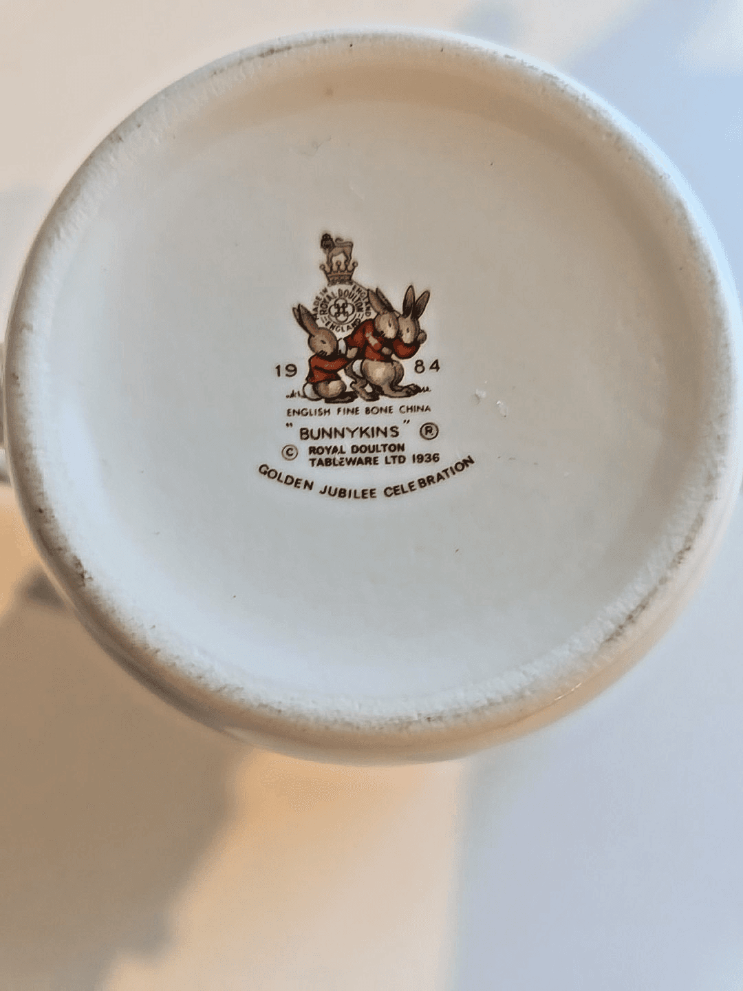 Bunnykins Royaolo Doulton 1936 Bone China 2 Handled Hug a Mug 'Windy Day' - Thumbnail 7