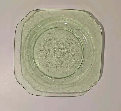 Federal Glass Uranium Bread Plate Madrid Green Depression Square - Thumbnail 3