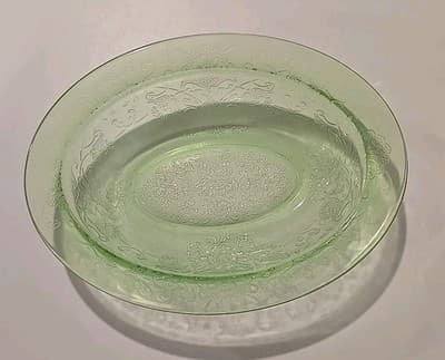 Florentine Poppy Oval Vegetable Bowl Green Vaseline Uranium Glass - Thumbnail 2