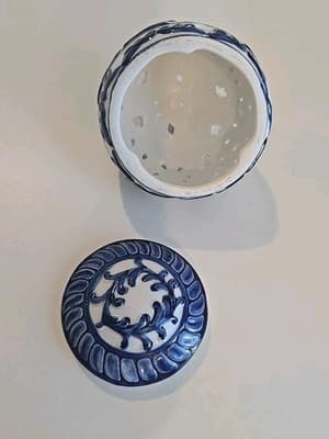 Porcelain Blue & White Floral Reticulated Jar Candle Holder Lid Potpourri 3.5" - Thumbnail 5