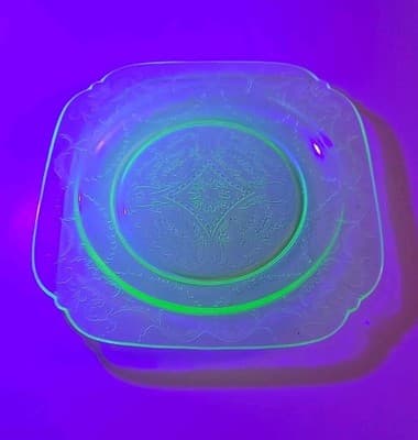 Federal Glass Uranium Bread Plate Madrid Green Depression Square - Thumbnail 6