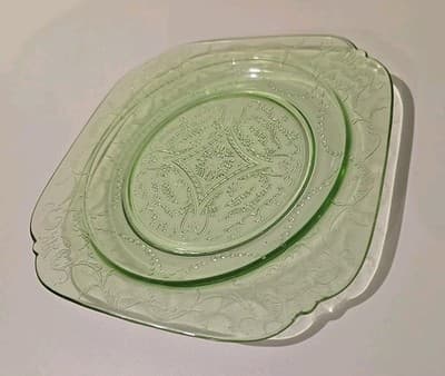 Federal Glass Uranium Bread Plate Madrid Green Depression Square