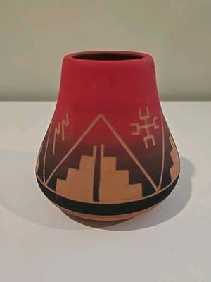 Southwestern Red Sioux Pottery Lakota Signed Clay Vase - Thumbnail 5