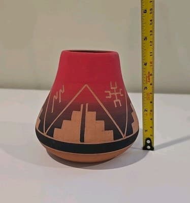 Southwestern Red Sioux Pottery Lakota Signed Clay Vase - Thumbnail 2