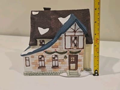 Village Square Collectibles Cape Cod House Hand-Painted Lighted Vintage Caldor - Thumbnail 4
