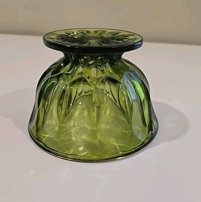 Vintage MCM Anchor Hocking Avocado Green Glass Pedestal Footed Bowl Candy Dish - Thumbnail 4