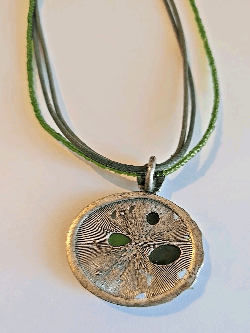 Green Faux Stone & Silver Tone Pendant Medallion Beaded Necklace 16" - Thumbnail 4