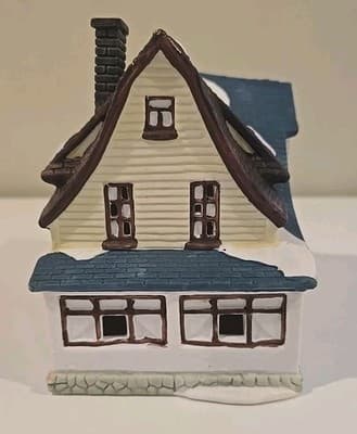 Village Square Collectibles Cape Cod House Hand-Painted Lighted Vintage Caldor - Thumbnail 8