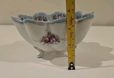 3 Footed Oriental Asian Pottery Bowl - Scalloped Rim - Hand Painted Flowers - Thumbnail 11