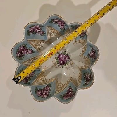 3 Footed Oriental Asian Pottery Bowl - Scalloped Rim - Hand Painted Flowers - Thumbnail 9