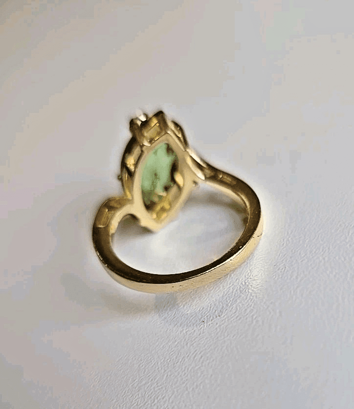 Women's Gold Toned Band Gold Dragonfly Ring Size 10 Green Gem Costume jewelry - Thumbnail 6