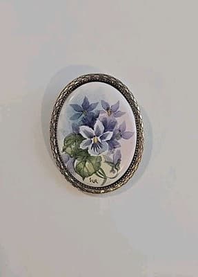 Vintage Napier Ceramic Pendant / Brooch Gold-Tone Purple Flowers Signed "Sue" - Thumbnail 2