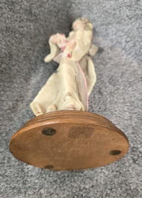 VTG AURO BELCARI FIGURINE TALL 1920'S WOMAN WITH ROSE AND CROWN MADE IN ITALY - Thumbnail 8