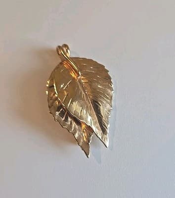Vintage Sarah Coventry Large Gold Tone Double Leaf Brooch Pendant Signed - Thumbnail 2