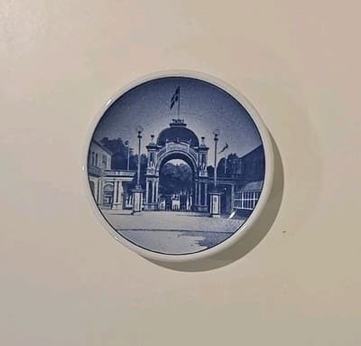 Tivoli Royal Copenhagen Denmark 2010 Miniature Collector Plate