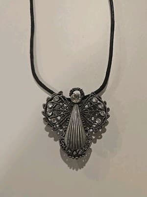 VINTAGE BRONZE TONE ANGEL RHINESTONE Brooch And Necklace in 1