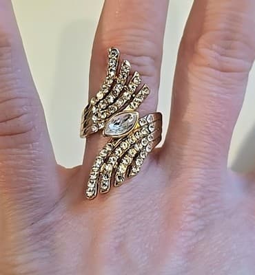 Vintage Gold Metal Statement Fashion Ring Wave Wing Sz 5.5 Rhinestones